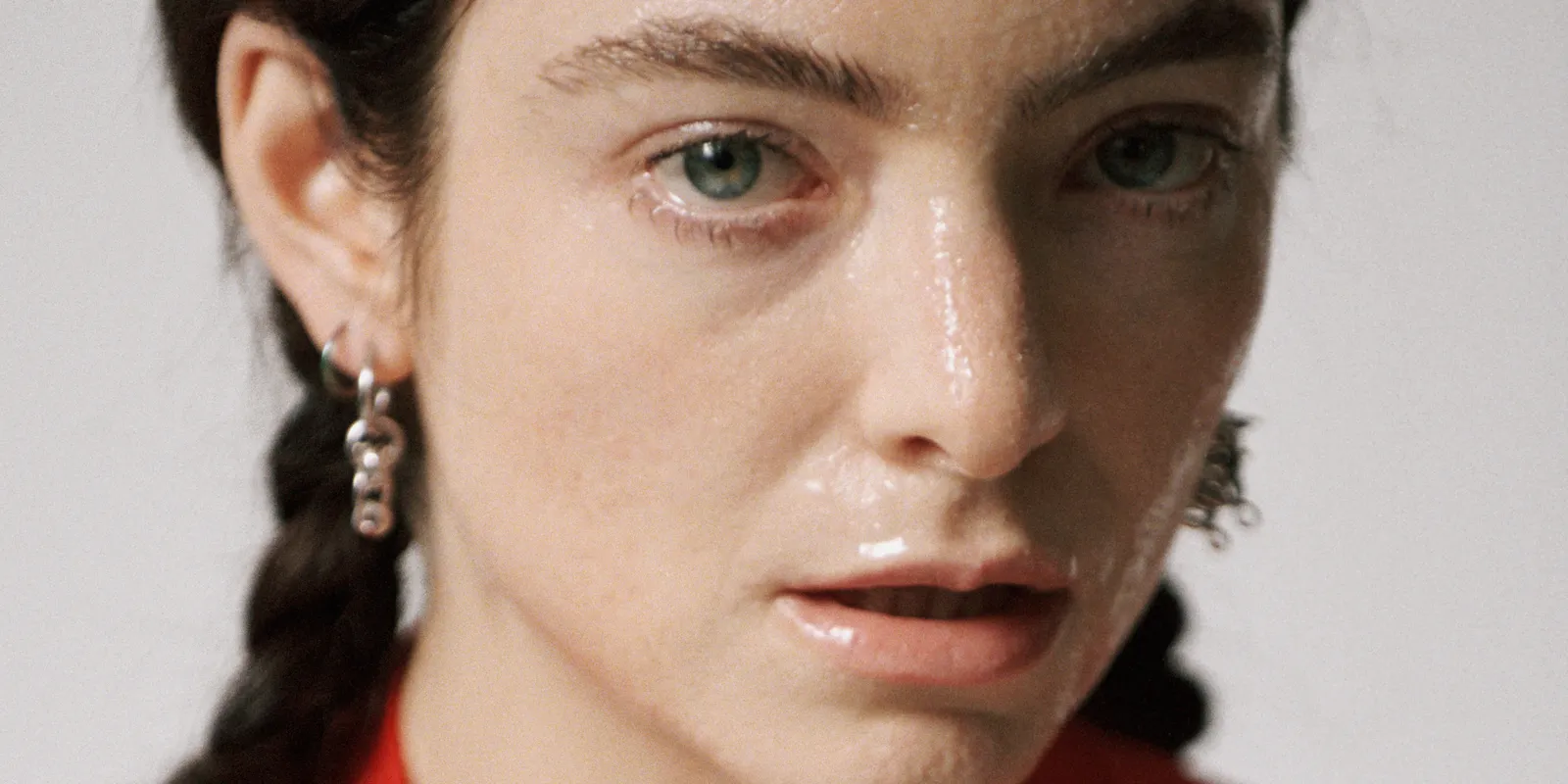 Lorde’s Triumphant Return: Surprise Washington Square Debut of New Single “What Was That”