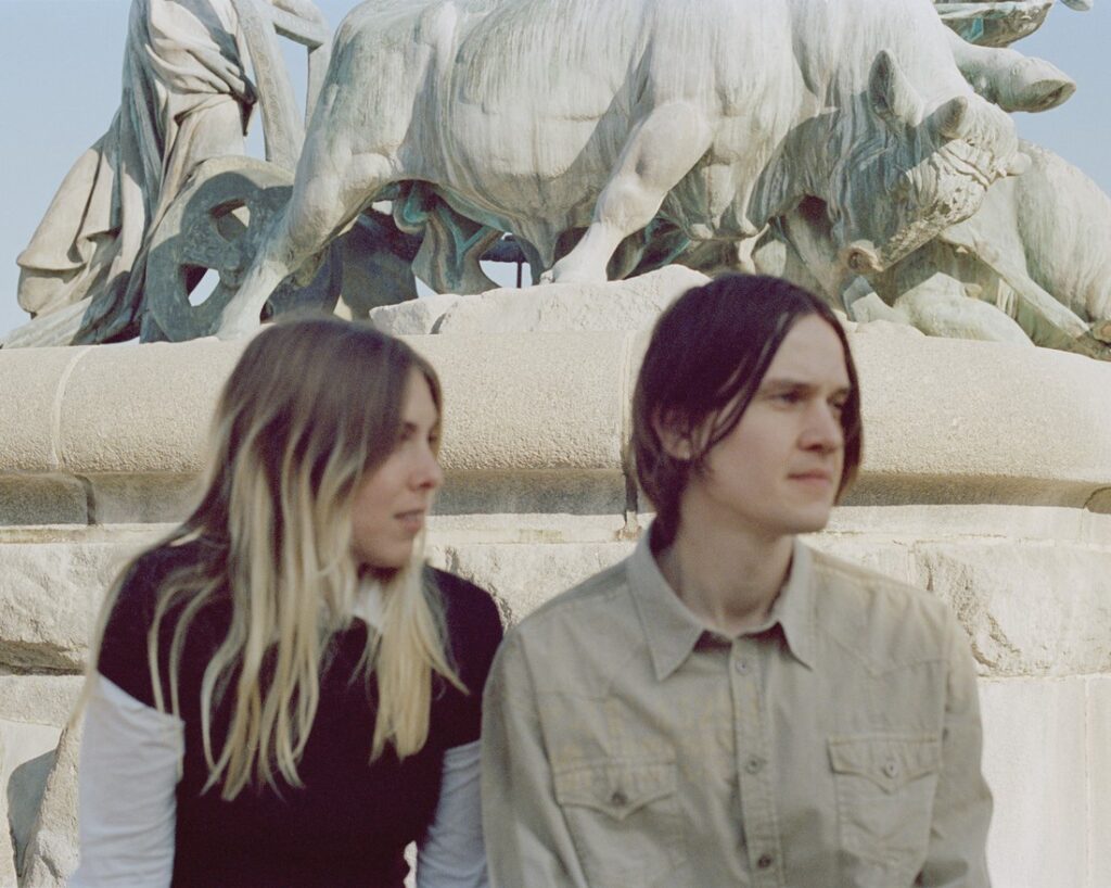 snuggle, Sun Tan, Andrea Thuesen, Vilhelm Strange, new music, summer romance, Copenhagen music, indie pop, dreamy soundscape, Baby in Vain, Liss, Scandi pop