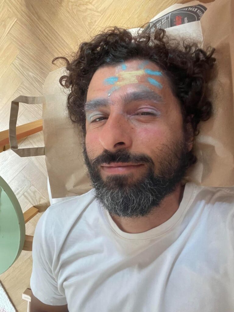 José González Returns with First New Song Since 2021 — “Pajarito” Out Now on Mute + North American Tour Starts Nov 10 José González portrait by Laura and Mateo — warm, candid photo with subtle family touches.