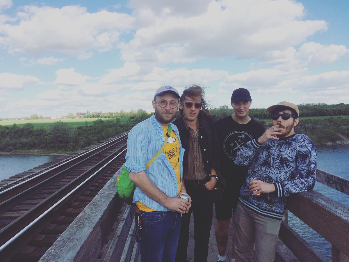 Canadian Electronica Fuzz:  yoo doo right – “Marche Des Squelettes”